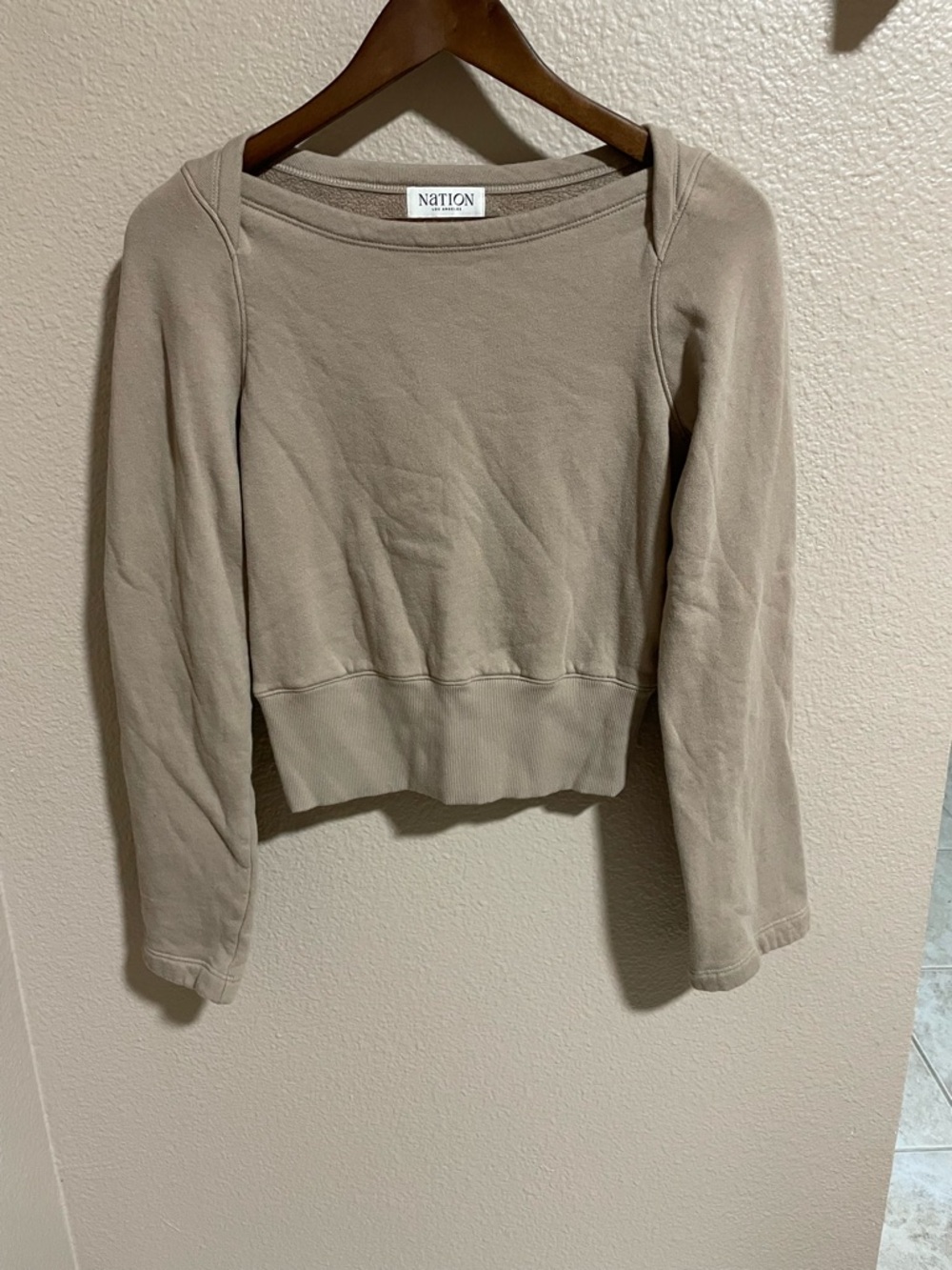 Nation LTD Darlene Cotton  Envelope Mushroom Long-Sleeve Cropped Sweatshirt XS - Picture 3 of 7